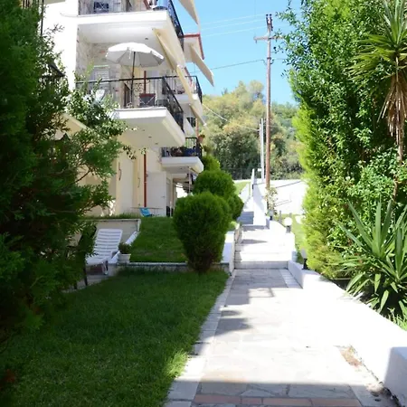 Roses Rt Skioni Iii نيا سكيوني